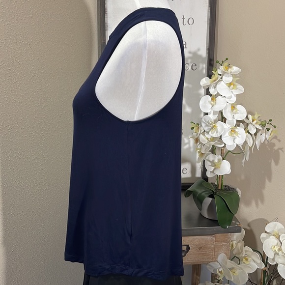 Navy Sleeveless Tank Top - Picture 3 of 4